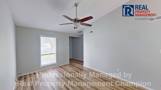 152 Village Cir in Jacksonville, NC - Building Photo - Building Photo