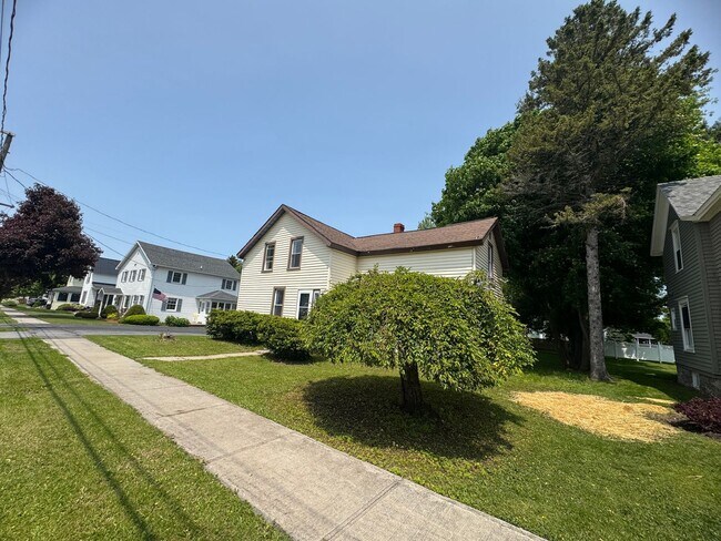 28 N Jefferson St in Carthage, NY - Building Photo - Building Photo