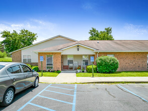 Richmond Green Apartments in Richmond, KY - Building Photo - Building Photo