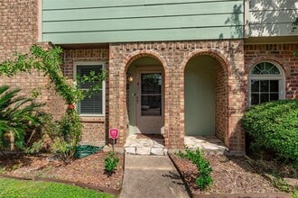 1456 Silverpines Rd in Houston, TX - Building Photo - Building Photo