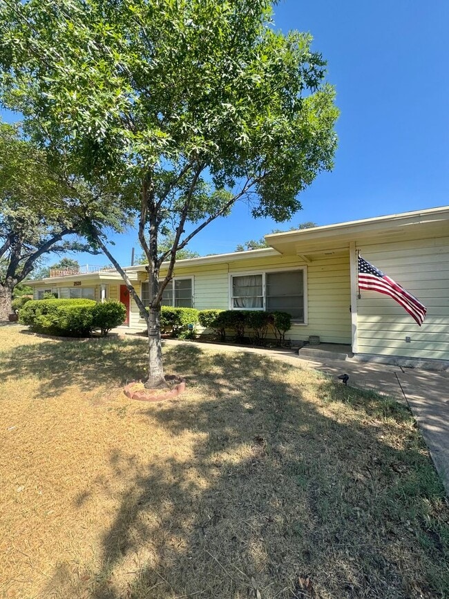 property at 2528 W Ave N