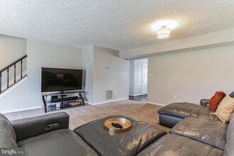 6103 Red Squirrel Pl in Waldorf, MD - Building Photo - Building Photo