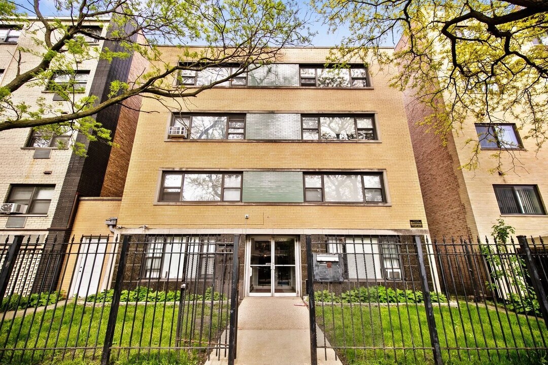 6007 N Kenmore Ave in Chicago, IL - Building Photo