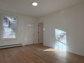 24 Willis St in Bristol, CT - Building Photo - Building Photo