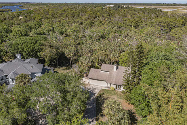 property at 889 Robin Ln