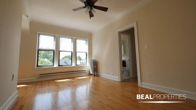 property at 4614 N Paulina St
