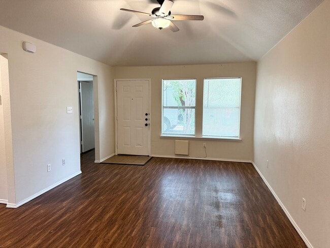 129 Stewart Bend Ct in Azle, TX - Building Photo - Building Photo