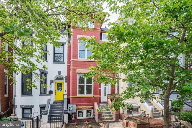 property at 20 T St NW