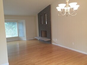 6216 116th Ave NE in Kirkland, WA - Building Photo - Building Photo