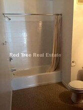 1061 Beacon St in Brookline, MA - Foto de edificio - Building Photo