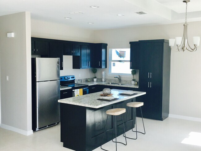 3006 Javalina Ave, Unit 2