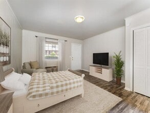 Meadowview Apartments & Townhomes in Greensboro, NC - Building Photo - Building Photo