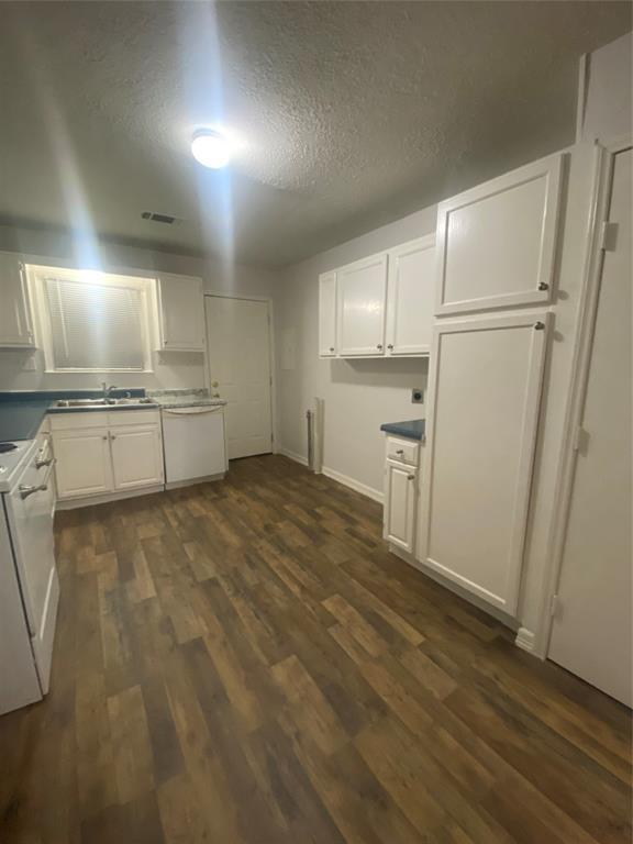 332 Greenbriar Dr in Baytown, TX - Building Photo - Building Photo