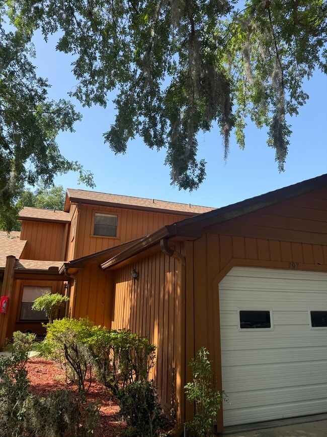 property at 2701 NE 10th St