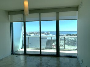 888 Biscayne Blvd in Miami, FL - Building Photo - Building Photo