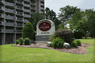 Concorde Apartments in Ottawa, ON - Building Photo - Building Photo