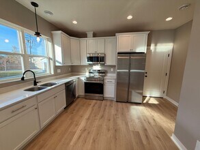 22 18th Ave N-Unit -Unit 22 in Hopkins, MN - Building Photo - Building Photo