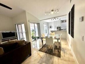 1542 Springside Dr in Weston, FL - Building Photo - Building Photo