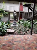 2316 Harvard Ave, Unit 105 in Metairie, LA - Building Photo