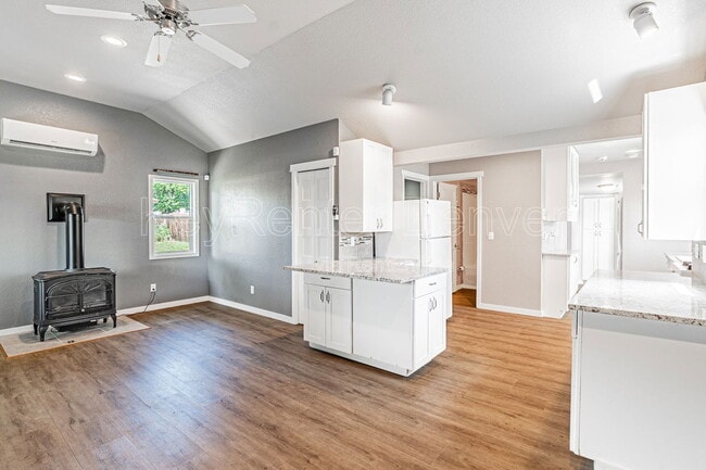 6405 W Jefferson Pl in Lakewood, CO - Building Photo - Building Photo