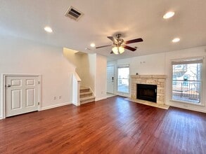 6900 E Riverside Dr in Austin, TX - Building Photo - Building Photo