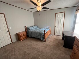 31 Rainey Rd in Greenville, SC - Building Photo