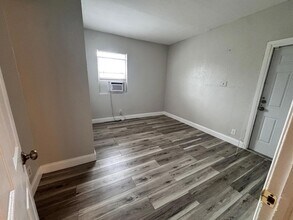 1200 N Sapodilla Ave, Unit 1 in West Palm Beach, FL - Building Photo - Building Photo