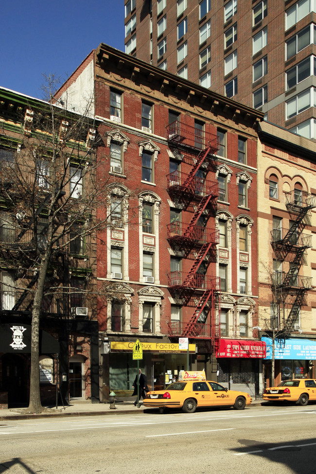 1685 First Avenue in New York, NY - Foto de edificio - Building Photo