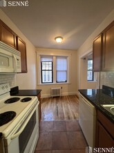 1560 Massachusetts Ave, Unit 3 in Cambridge, MA - Building Photo - Building Photo