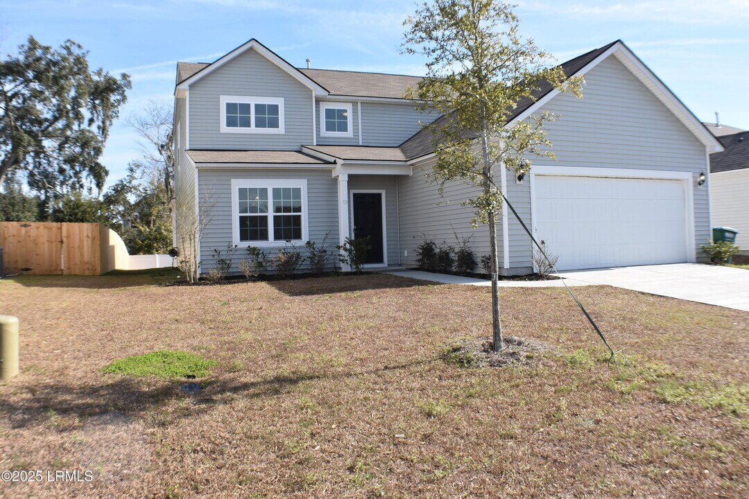 15 Chauga St in Beaufort, SC - Building Photo