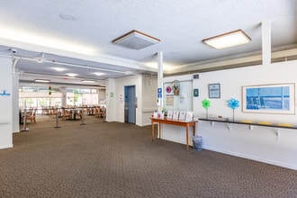 Bonnie Brae Terrace in Belmont, CA - Building Photo - Interior Photo