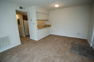 Independence Square in Portsmouth, VA - Building Photo - Interior Photo