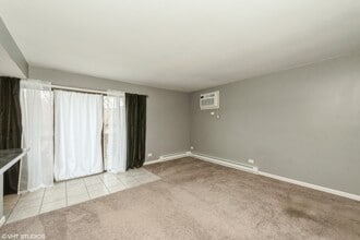 20 St Thomas Colony St in Fox Lake, IL - Building Photo - Building Photo