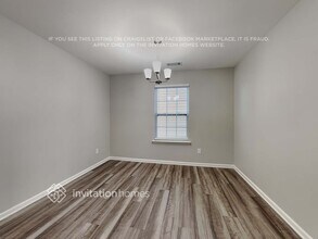 1942 Greenbrook Trl in Dallas, NC - Foto de edificio - Building Photo