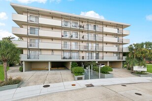 309 Opal St in New Orleans, LA - Building Photo