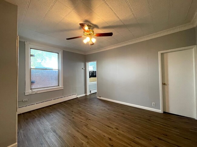 2917 W Sedgley Ave in Philadelphia, PA - Building Photo - Building Photo