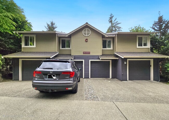 12915 SE 28th Pl in Bellevue, WA - Building Photo - Building Photo