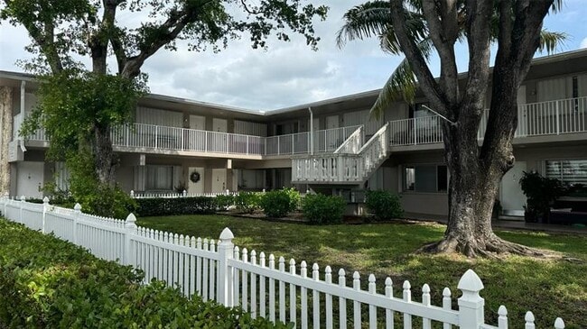 344 SE 11th Ave in Pompano Beach, FL - Building Photo - Building Photo
