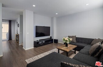 281 Mar Vista Ave in Pasadena, CA - Building Photo - Building Photo