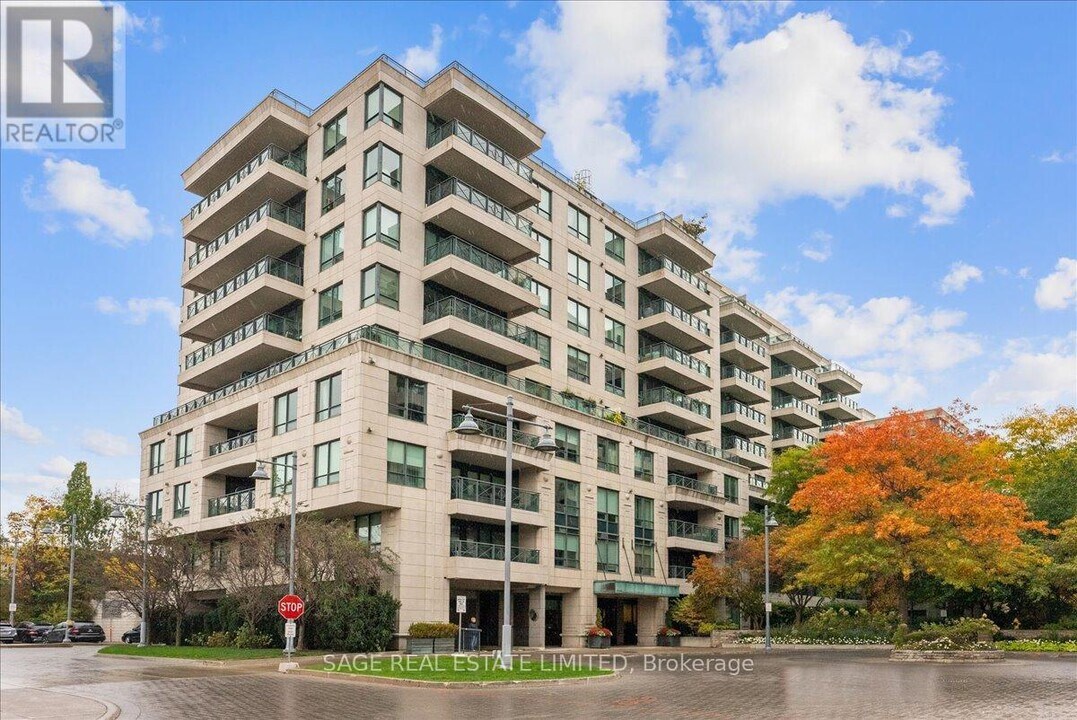 20 Scrivener Square in Toronto, ON - Building Photo