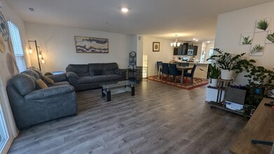1005 Charlton Ln in Naperville, IL - Building Photo - Building Photo