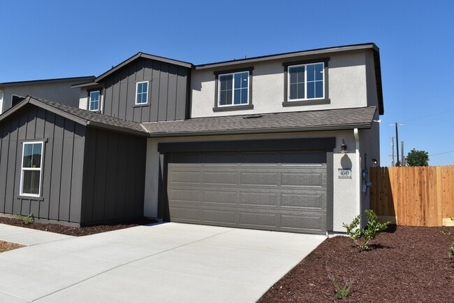 4049 Cinnabar Ave in Merced, CA - Building Photo - Building Photo