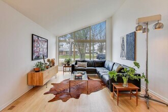 321 Ferndale Rd in Glenview, IL - Building Photo - Building Photo