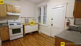 184 Saint Paul St, Unit 1 in Brookline, MA - Building Photo