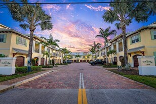 3770 County Line Rd in Tequesta, FL - Building Photo
