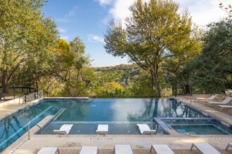 Retreat at Barton Creek in Austin, TX - Foto de edificio - Building Photo