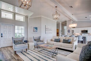 7271 Mill Pond Cir in Naples, FL - Building Photo