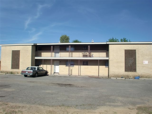 120 W Kathleen St in Sikeston, MO - Building Photo