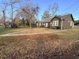 1508 5th St in Bay City, TX - Building Photo