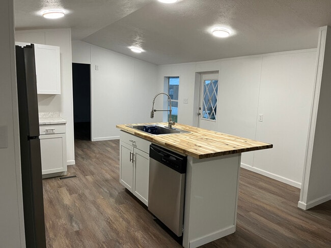property at 4400 Gibson St
